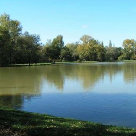 Maison A Saint Elix Le Chateau Zewnętrze zdjęcie