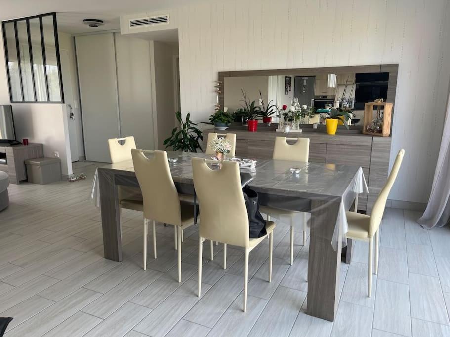 Maison A Saint Elix Le Chateau Zewnętrze zdjęcie