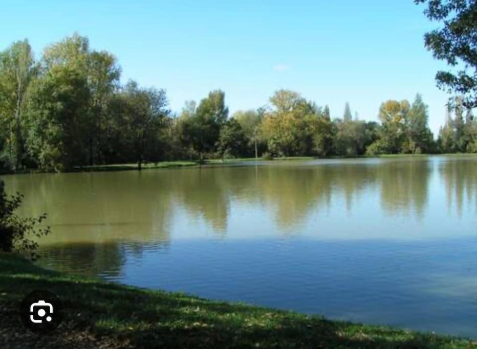 Maison A Saint Elix Le Chateau Zewnętrze zdjęcie
