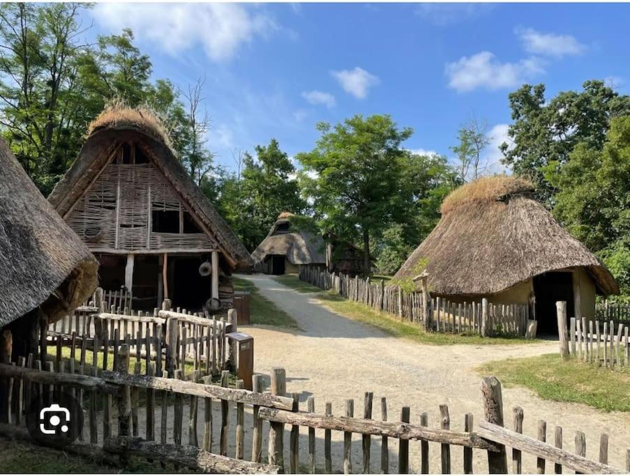 Maison A Saint Elix Le Chateau Zewnętrze zdjęcie